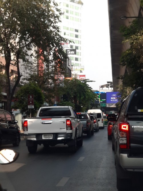 Traffic along Sukhumvit Road's BTS