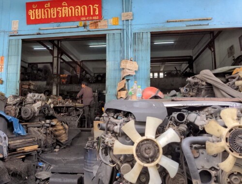 Used auto parts are carefully stripped, clean and rebirthed. Patumwan.